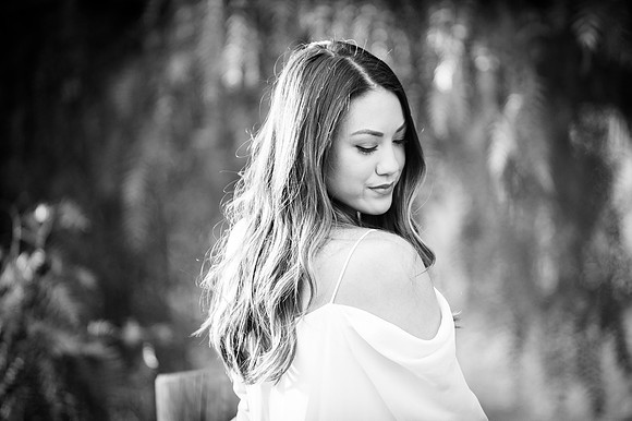 Amber_Grad-17
