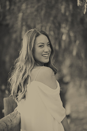 Amber_Grad-22