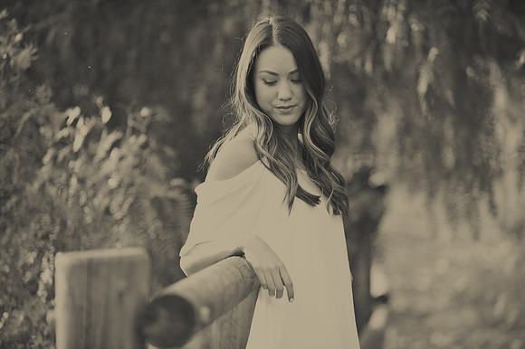 Amber_Grad-7